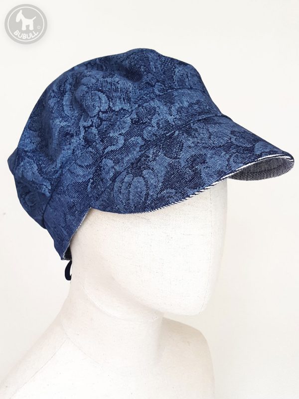 Casquette bleue réversible